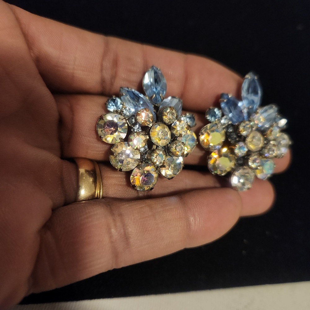 Vintage Aurora Borealis Blue Rhinestone Clip On Cluster Earrings Silver Tone - Picture 8 of 16